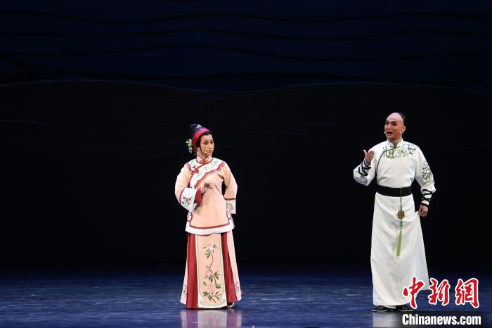 第九届戏曲节开幕式演出——楚剧《万里茶道》 张畅 摄 第九届戏曲节开幕式演出——楚剧《万里茶道》 张畅 摄