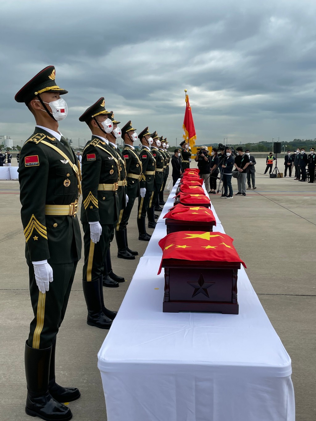 衡阳市人民政府门户网站-英雄回家！中韩双方交接第八批在韩中国人民志愿军烈士遗骸
