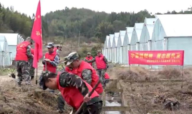 江西省赣州市组建三千八百六十一支退役军人志愿服务队开展公益活动_国防军事_中华网